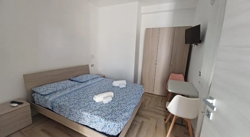 La Perla DP - Image 1