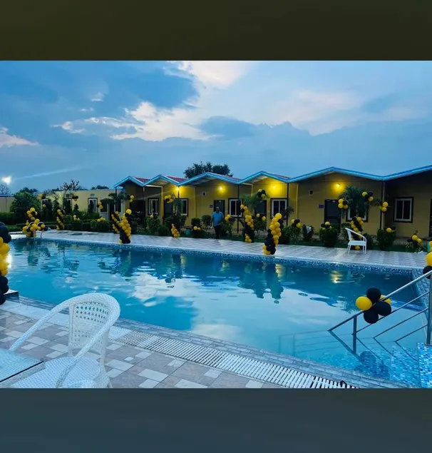 A perfect palace for private pool party - Image 1