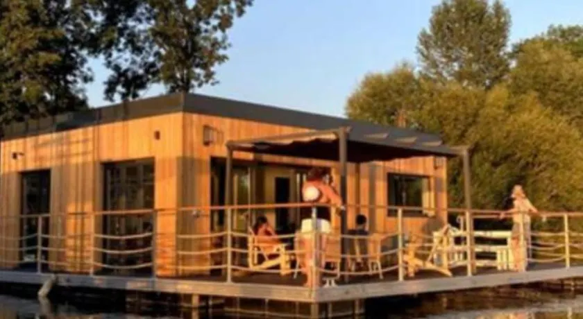SeineHouse - Maison flottante (HouseBoat) - Séjour magique sur l'eau - Image 1