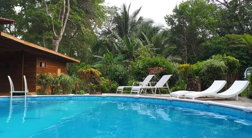 Playa Bluff Lodge - Image 1