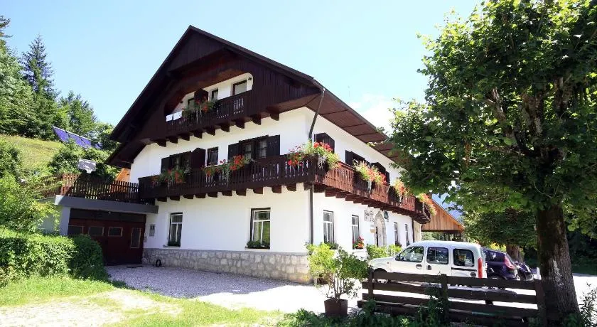 Accommodation Resman - Image 1