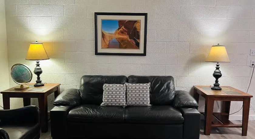 Lake Powell Motel & Apartments - Image 1