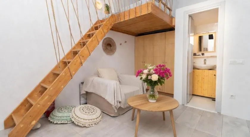 Zois Town Loft - Image 1