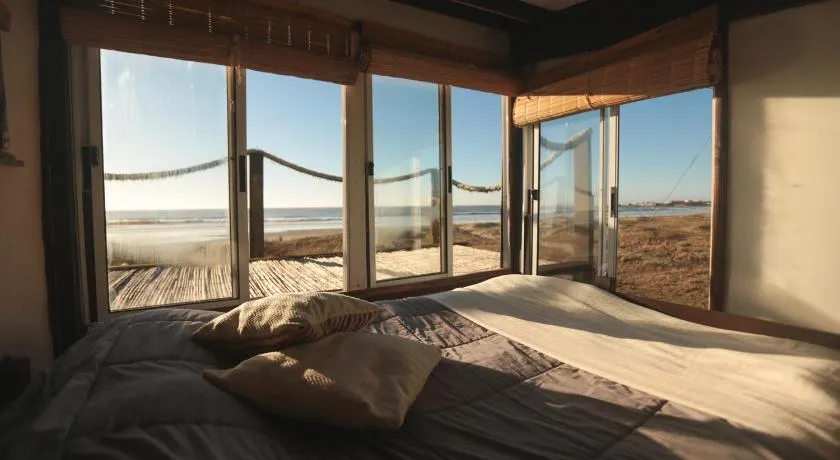 Ventanas al Mar - Image 1
