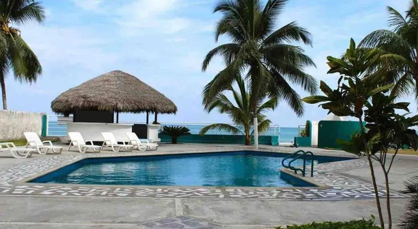 Beachside apartment with 2 pools, Same, Esmeraldas - Image 1