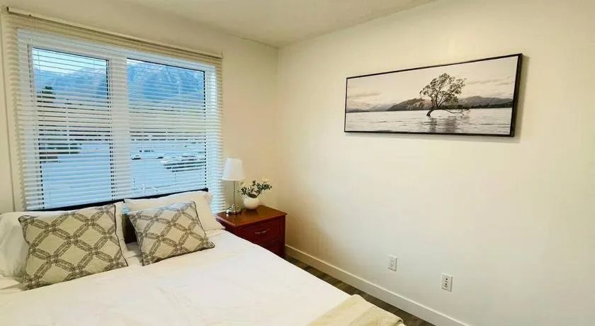 #204 Cozy Mountain View 2BR in Canmore DT-NO SOFA BED - Image 1