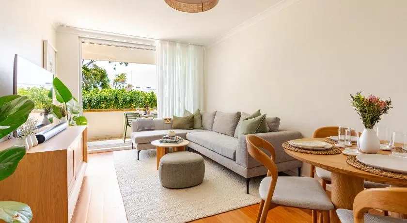 Stylish and perfectly located Bondi Beach hideaway - Image 1