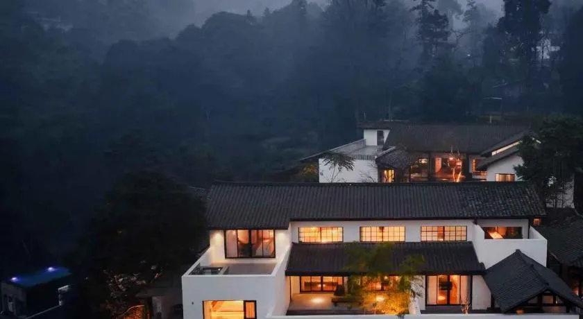 ALAN Forest Stream Vacation Homestay, Mount Emei - Image 1