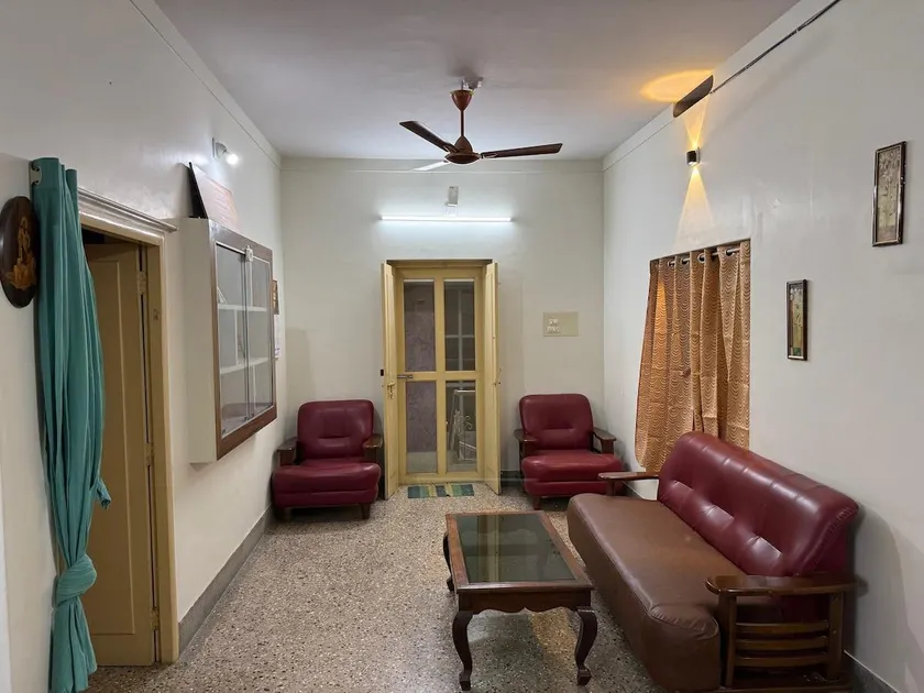 Spacious home on Prime Location - Image 1