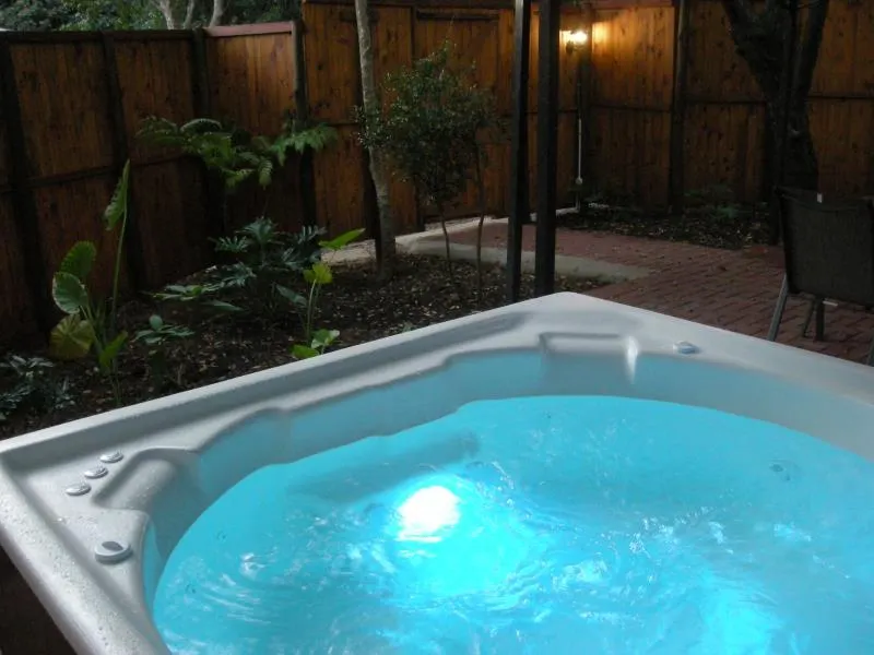 Silverstone Guesthouse - Image 1