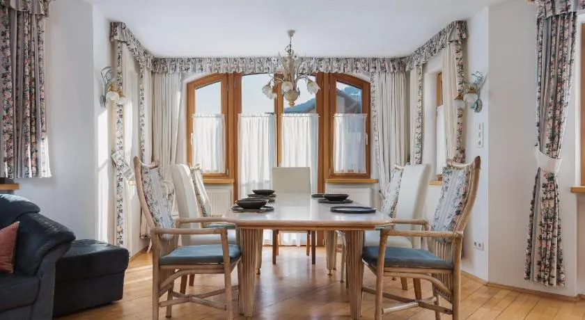 Alpenvilla Large Family Apartment - by Familiaris- Pools 500 meters - Image 1