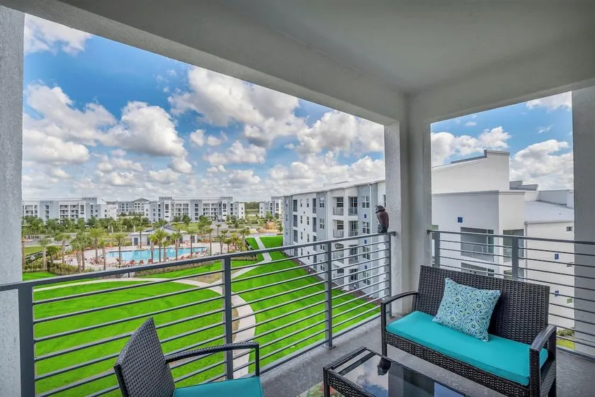 Cozy Condo Near Disney wPool View FREE WaterPark - Image 1
