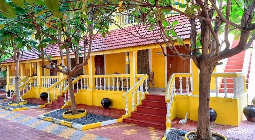 Le Royal Resort- By the Beach - Image 1