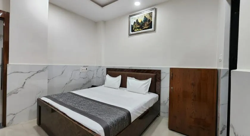 Hotel The Orchid Plaza - Image 1