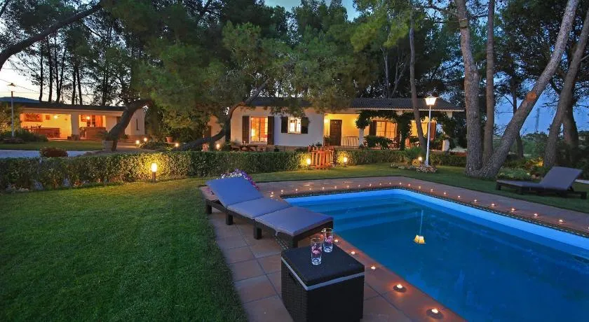 Casa Rural Els Pins - Image 1