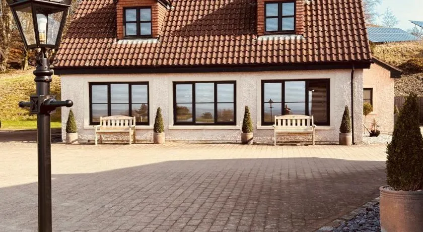 The Cottage @ The Vu - Image 1