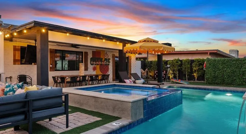 City of Sunsets, Old Town Scottsdale, Free Heated Pool, Hot Tub, Sauna - Image 1