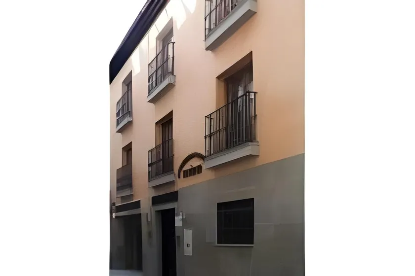 Honest Granada Apartments - Image 1
