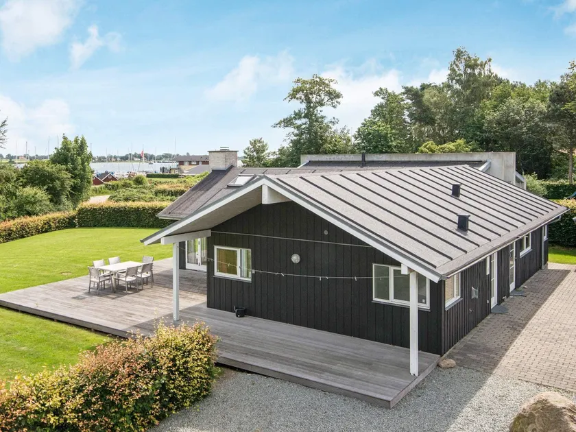 8 person holiday home in Juelsminde-By Traum - Image 1