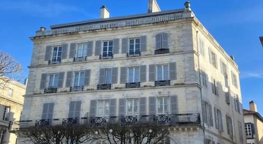 grand appartement dans l'hypercentre - Image 1