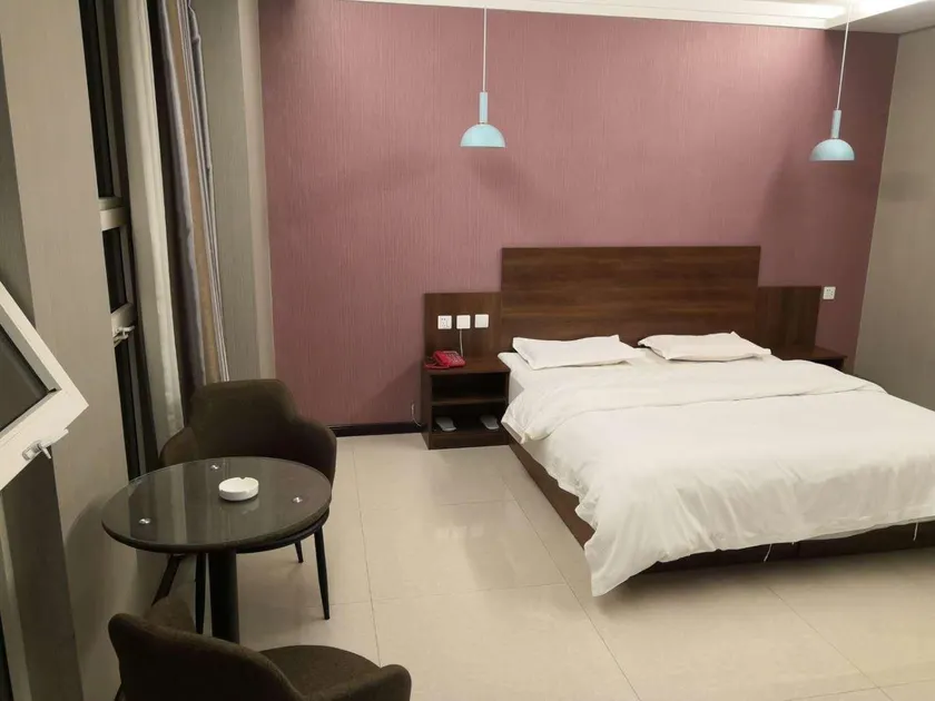 Jixiang Express Hotel - Image 1