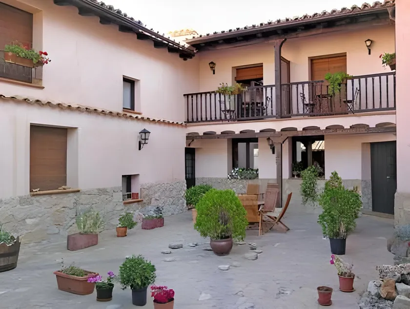 Hotel Albarrán - Image 1