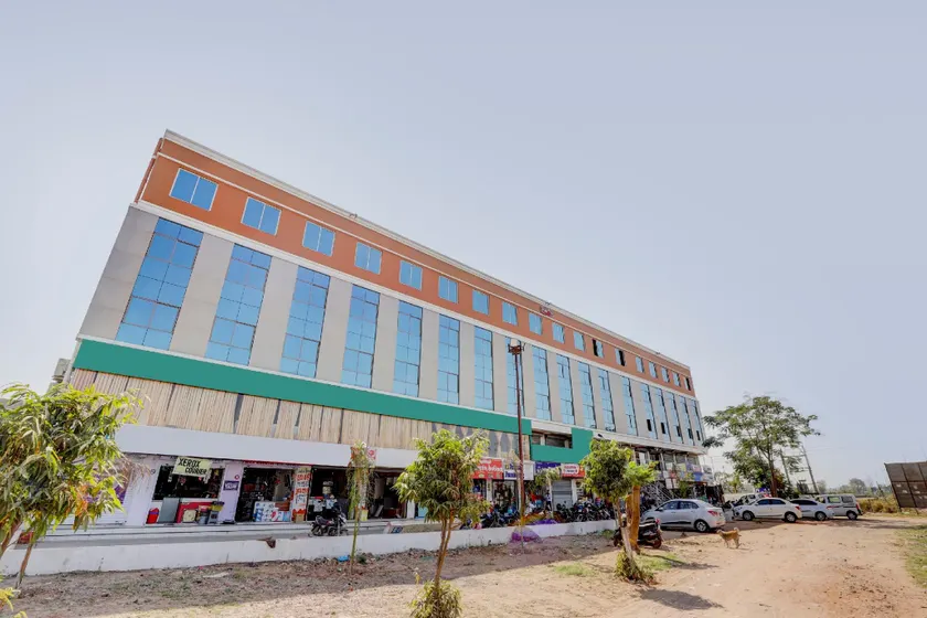 Hotel Moon View - Image 1