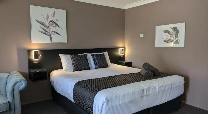 Highlands Motor Inn - Image 1
