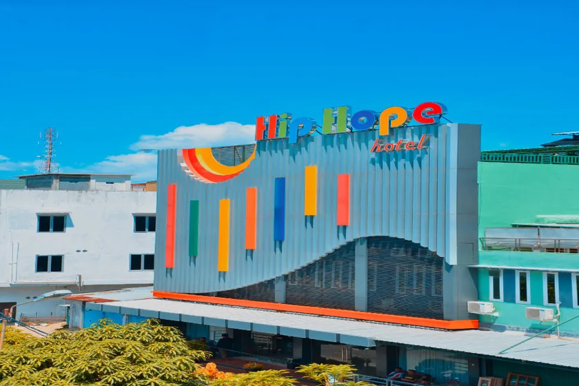 Hip Hope Hotel - Image 1
