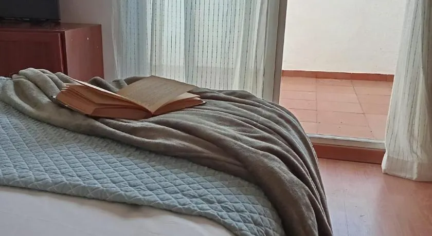 Valencia Casa Rosa - Image 1