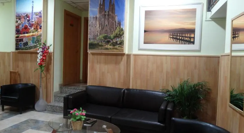 Hostal Mont Thabor - Image 1