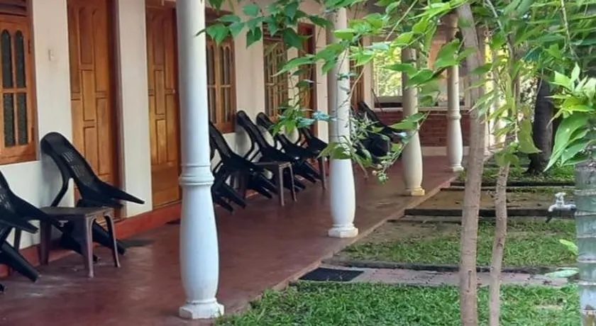 Hotel Sea Shadow - Image 1
