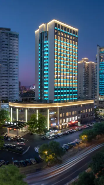 Kingdom Hotel - Image 1