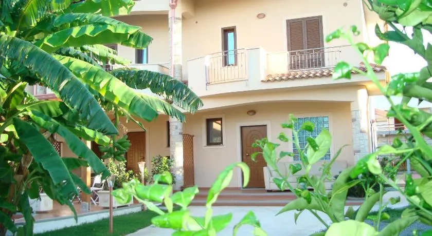 Guest House Mare e Luna - Image 1