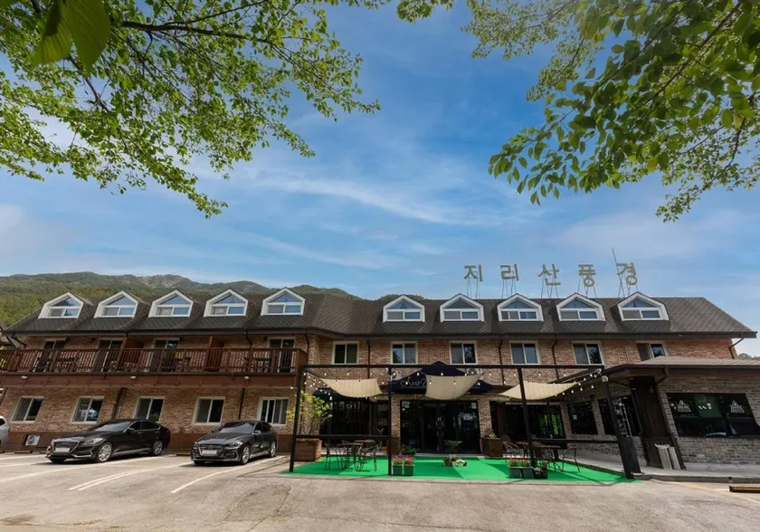 stay Jirisan Parkview - Image 1