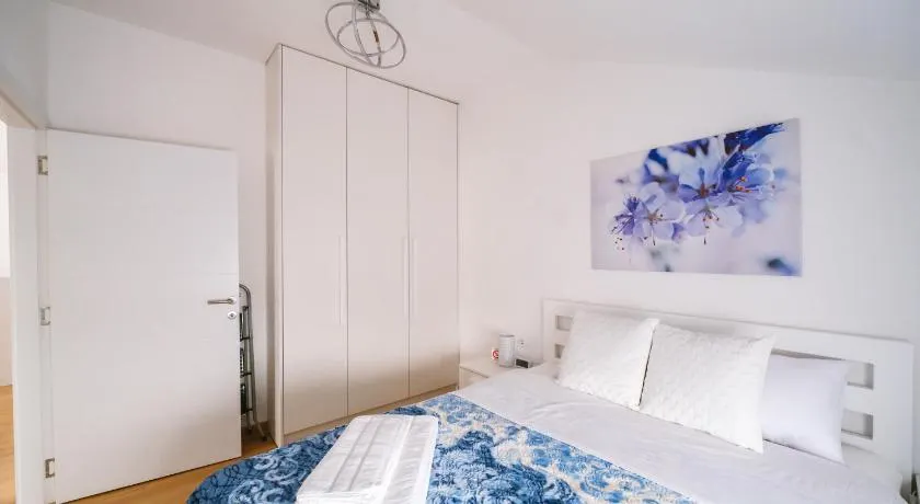 Mikonos apartman - Image 1