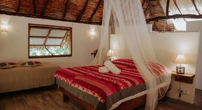 Fare Hau Lodge - Image 1
