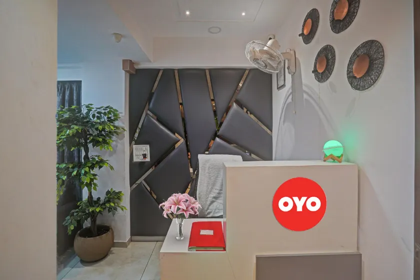 OYO Flagship 81011C Hotel Pacific - Image 1