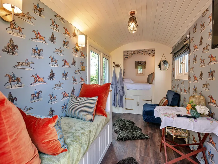 Finest Retreats - Shrawardine Train Carriage - Image 1