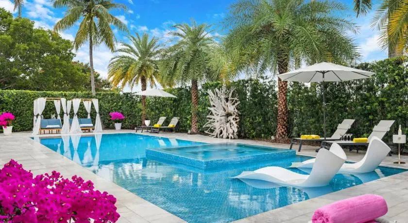 MIA MANSION W/ POOL / BBQ /CABANNA / OUTDOOR BAR - Image 1