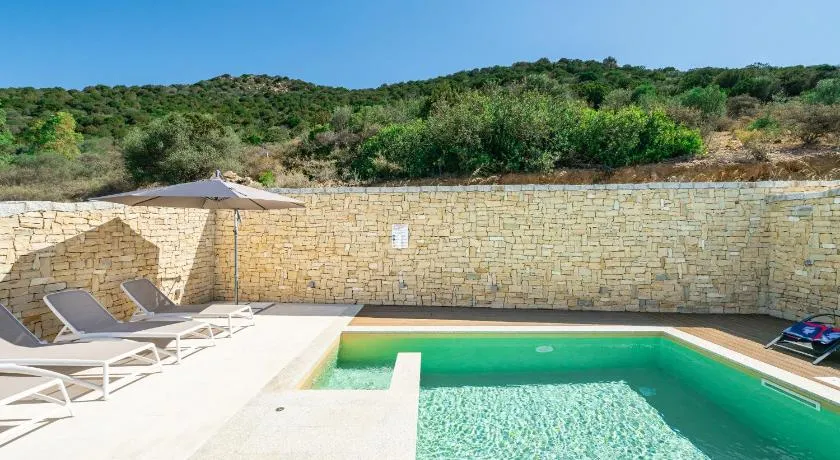 Villa Chia Dream Blue Retreat – Villa privée exclusive avec piscine et vue mer à Chia, Sardaigne - Image 1