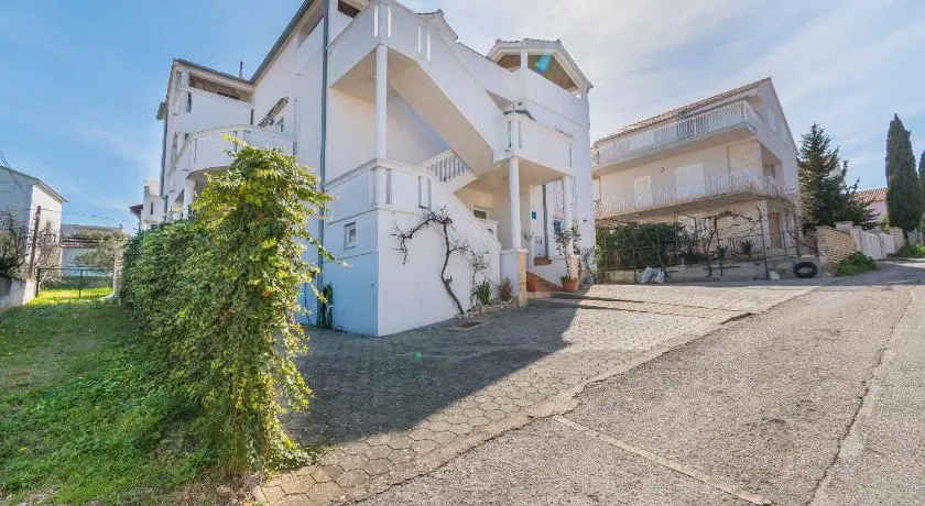 Apartments Villa Arta - Image 1