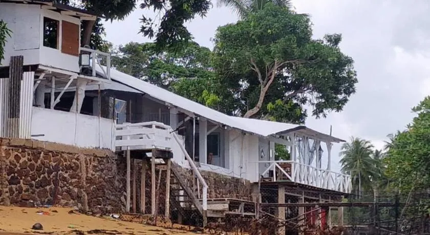 Sembulang Beach House - Image 1