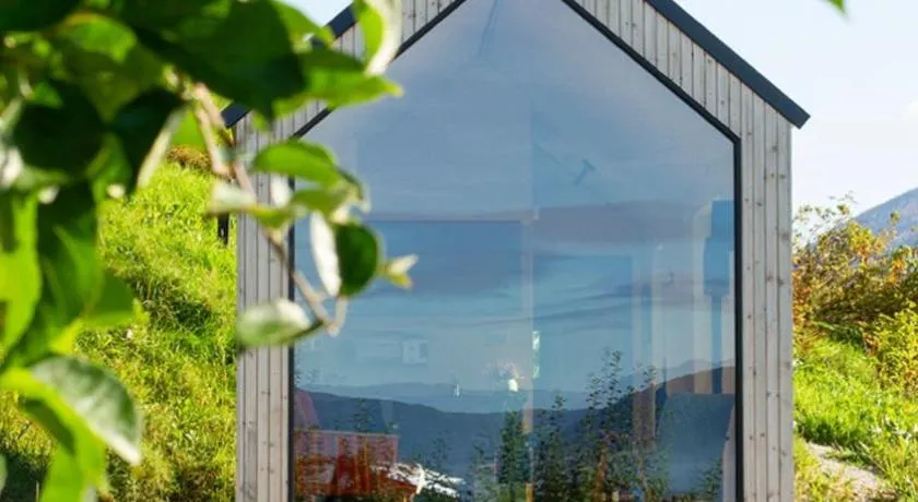 Cabin in the orchard - Image 1