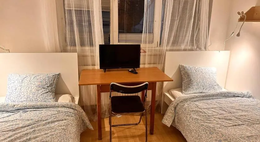 Apartmans and ROOMS with PARKING Turgenevova - Olomoucka - Image 1