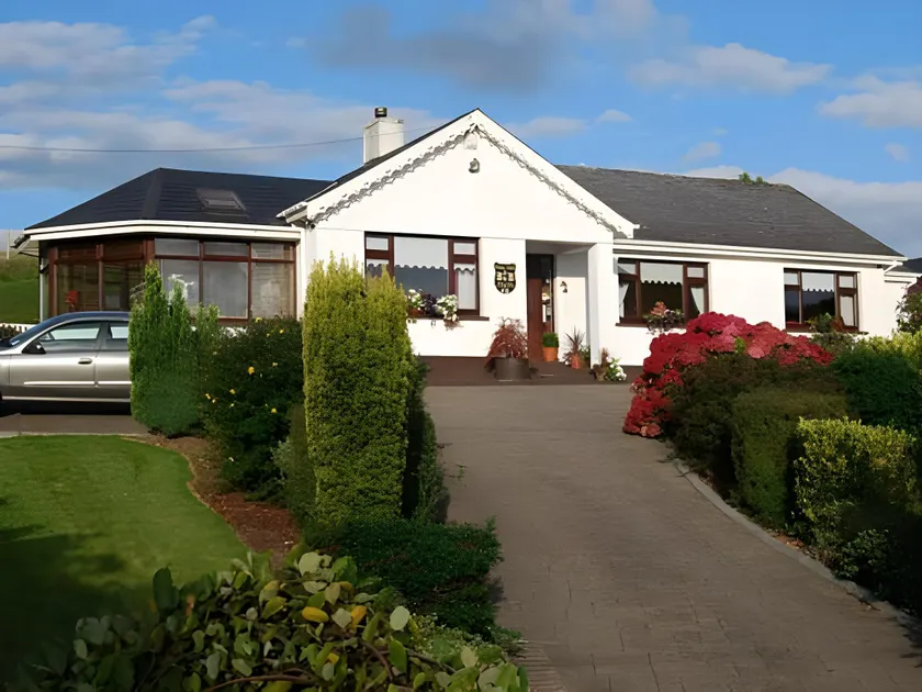 Robin Hill Bed and Breakfast - Image 1