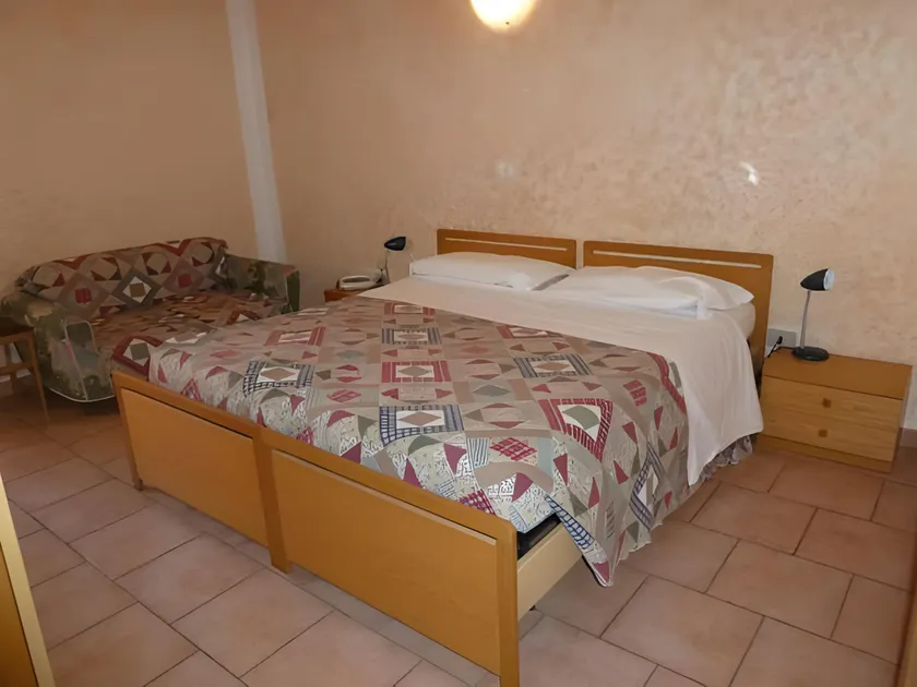 Hotel Bolognese - Image 1