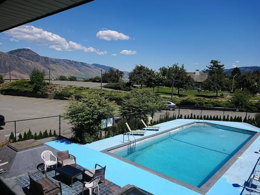HOWARD JOHNSON INN KAMLOOPS - Image 1