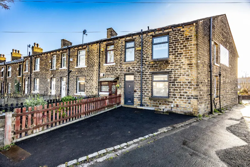 Modern Birkby Lodge Townhouse 2-3 bedroom options - Image 1