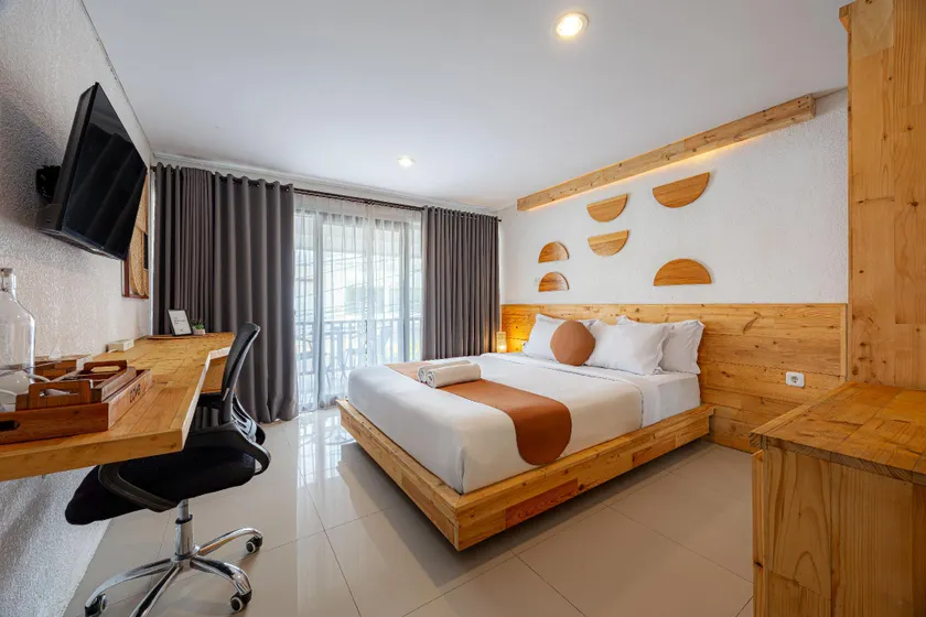 Cove Wong Village - Image 1